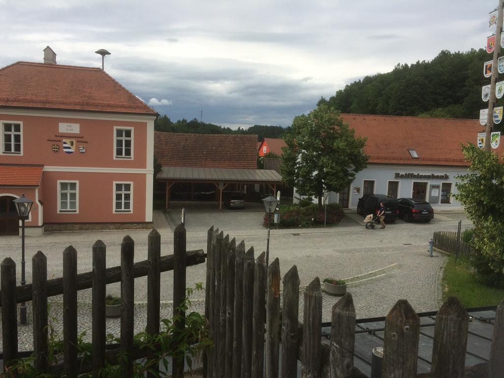 Zur Krone Wolfsegg Exteriör bild